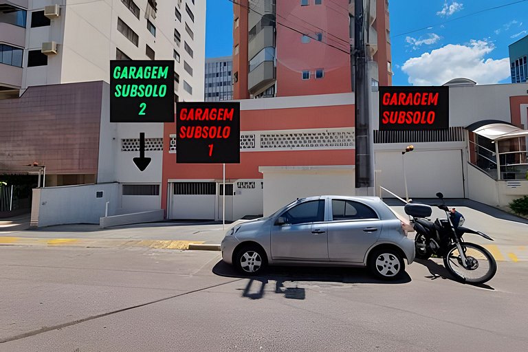Apto Centro Floripa Piscina Garagem e Ar