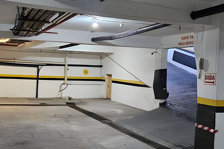 Apto Centro Floripa Piscina Garagem e Ar