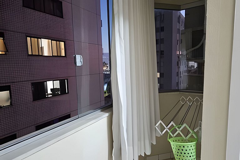 Apto Centro Floripa Piscina Garagem e Ar
